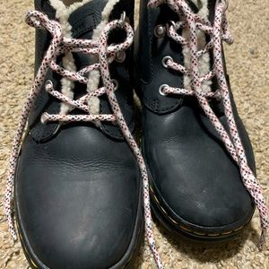Dr martens black boots with sherpa